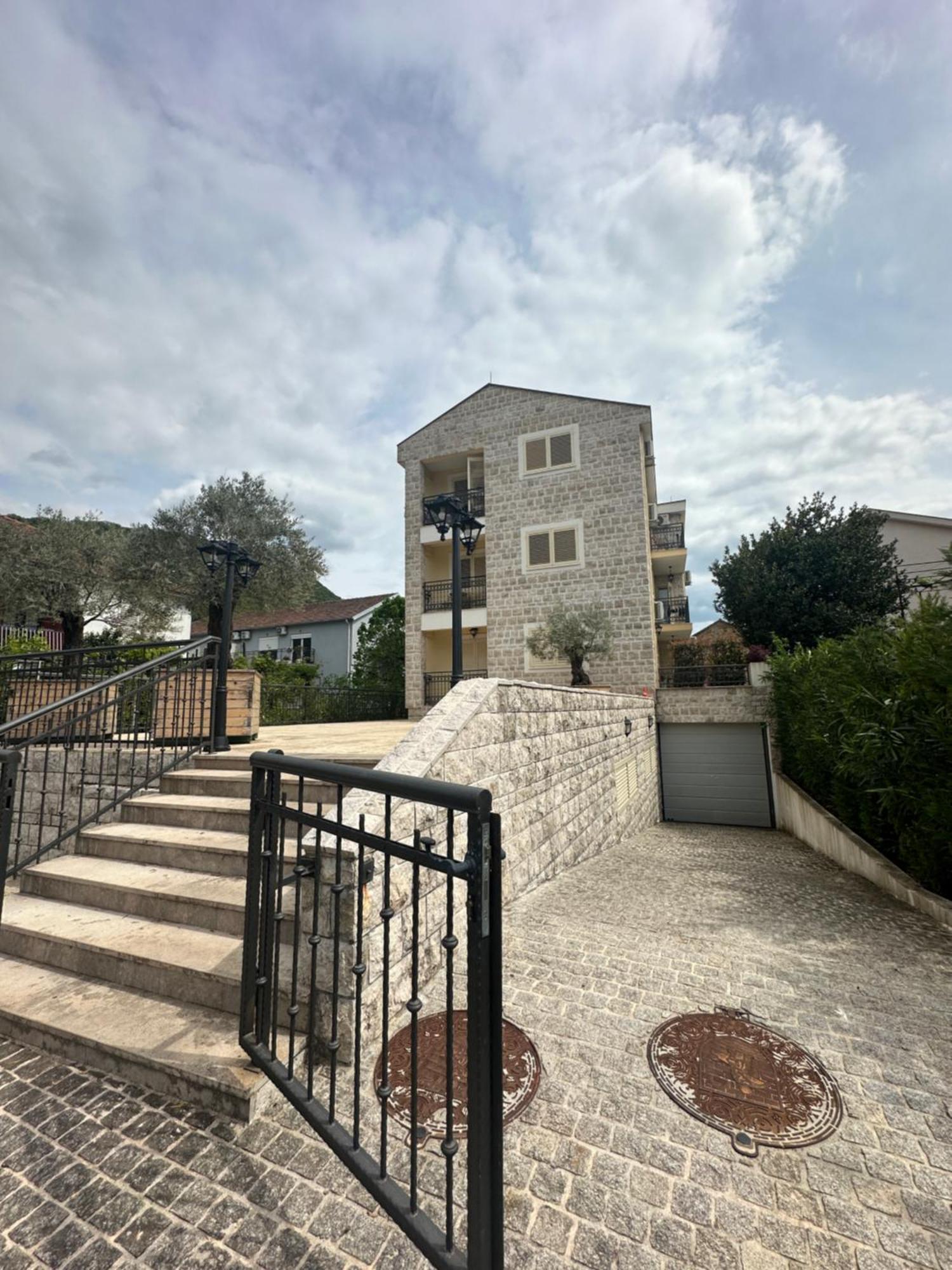 Apartman Tara Tivat Eksteriør billede